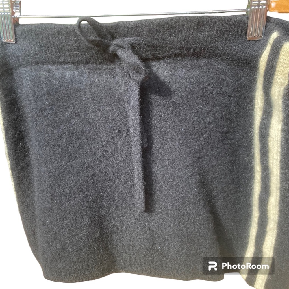 Vintage Juicy Couture 100% Cashmere Black Mini Skirt with white piping